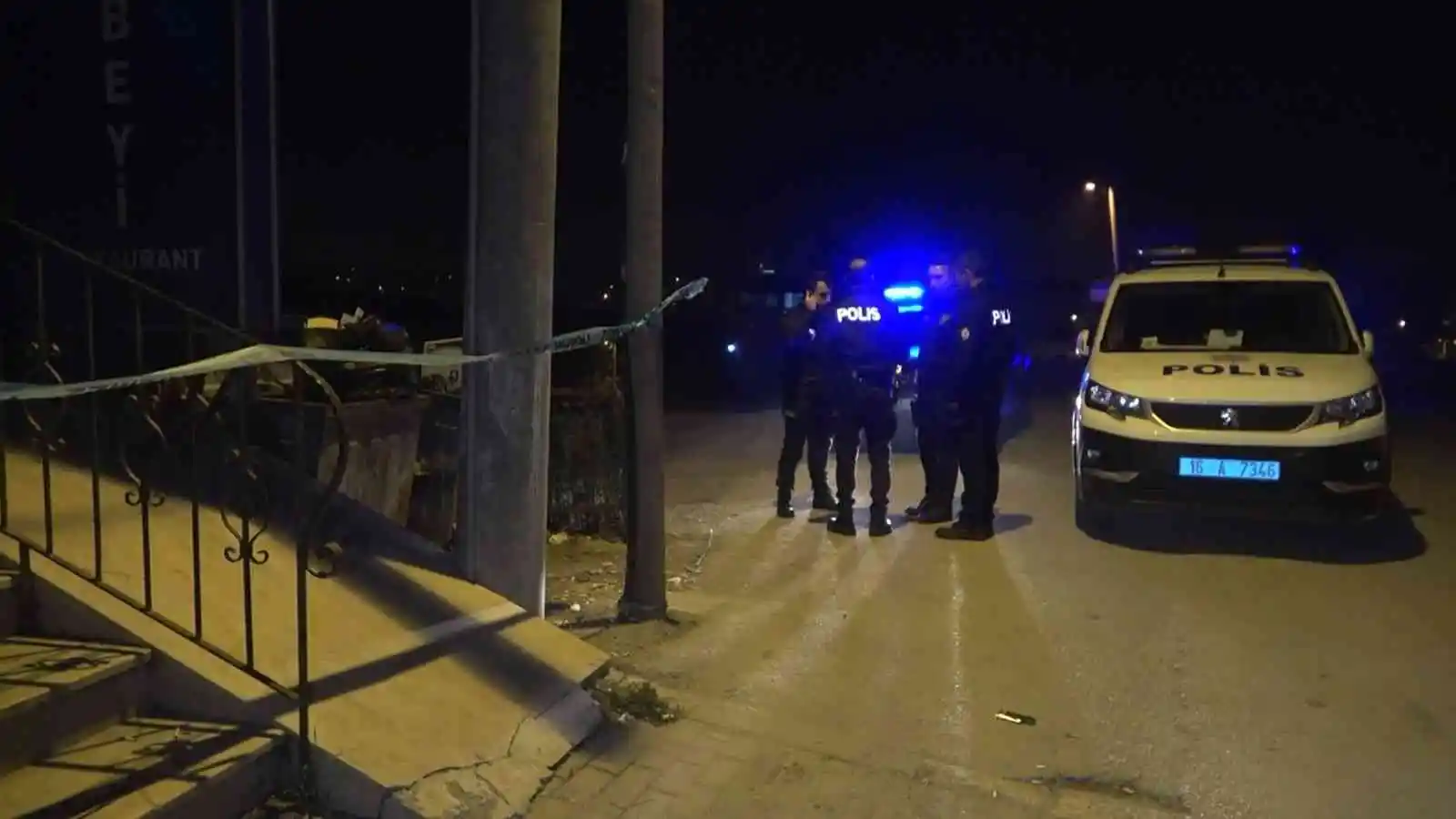 Gece kulübüne giden müşteri, tartıştığı 3 çalışanı tabancayla vurdu