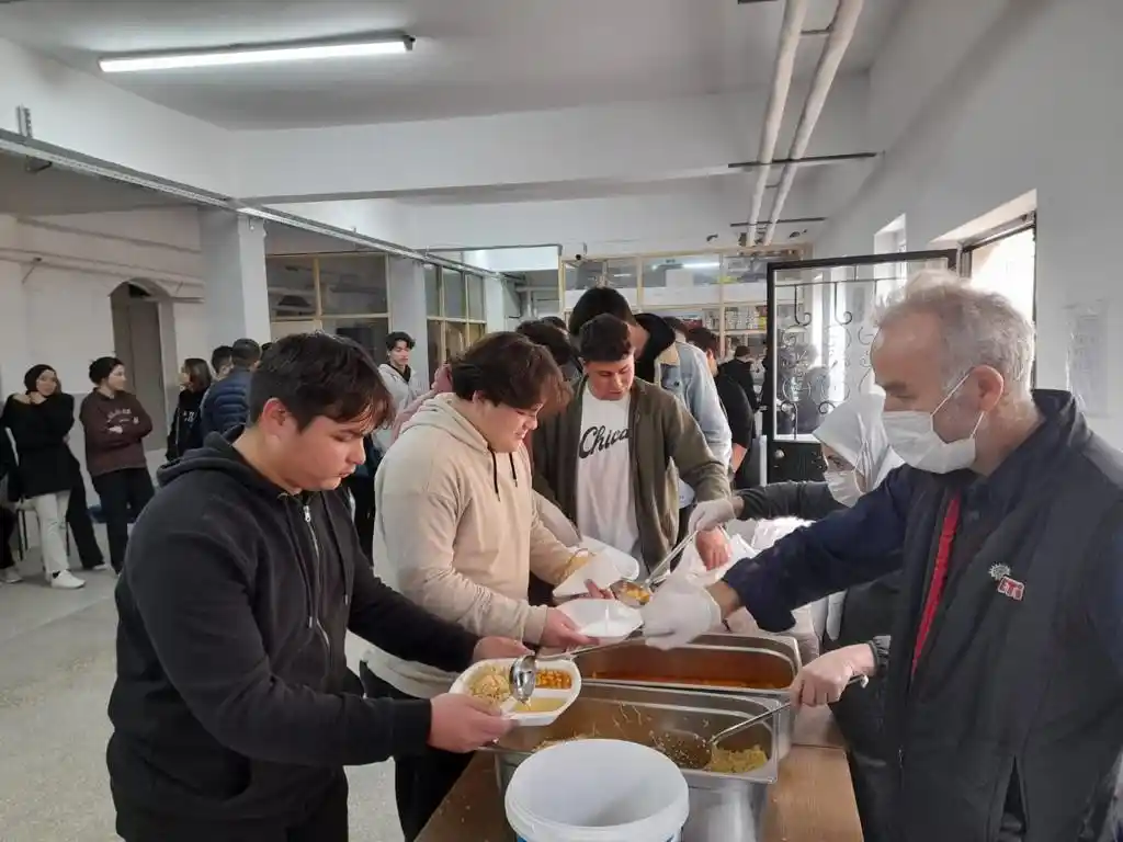 Giresun'da ücretsiz yemek yiyen öğrenci sayısı 17 bin 254'e çıkarıldı