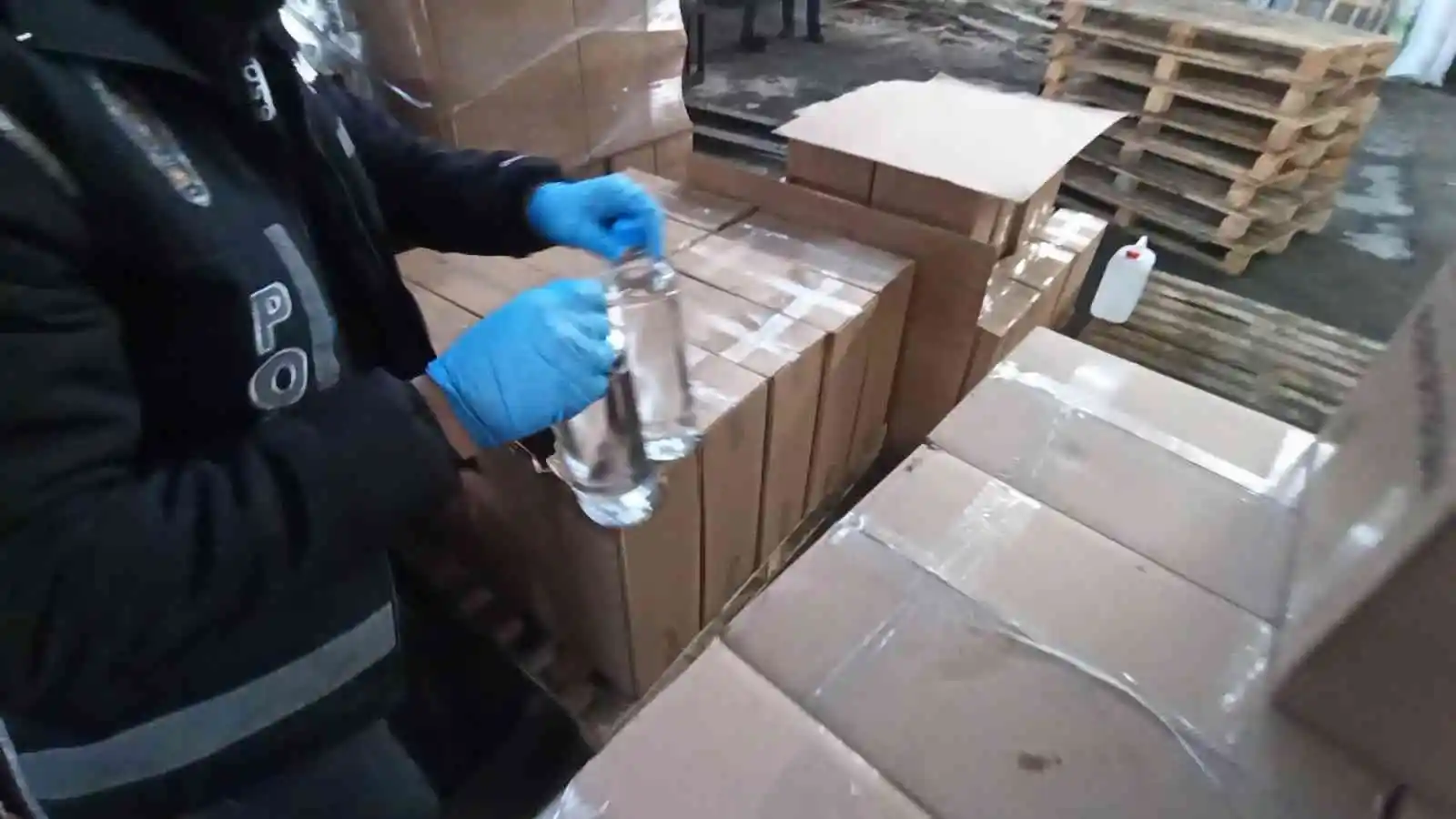 Gönen’de 13 bin 255 litre etil alkol ele geçirildi