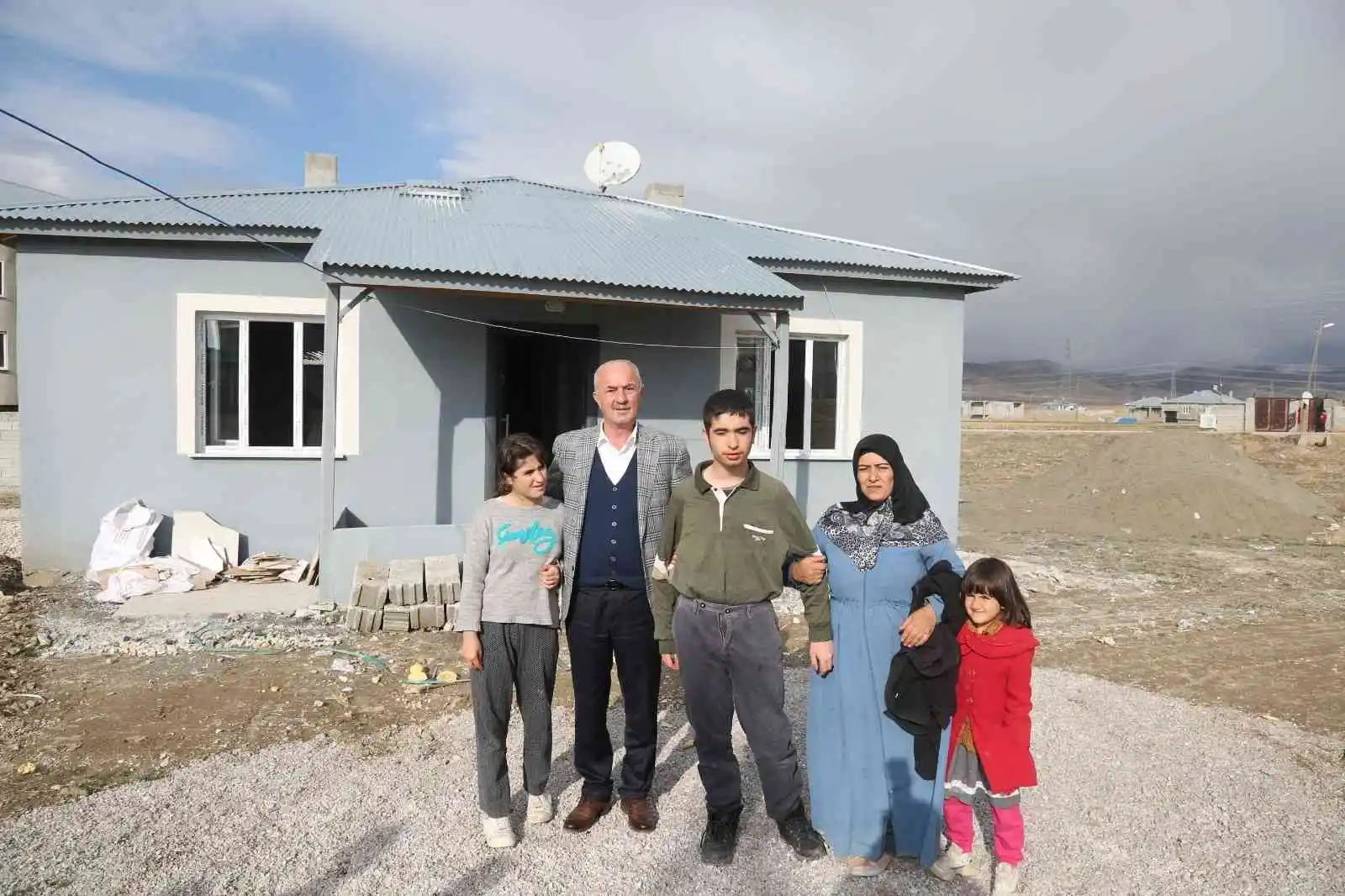 Gül ailesi, ‘3 Aralık Dünya Engelliler Günü’nde yeni evlerine kavuştu
