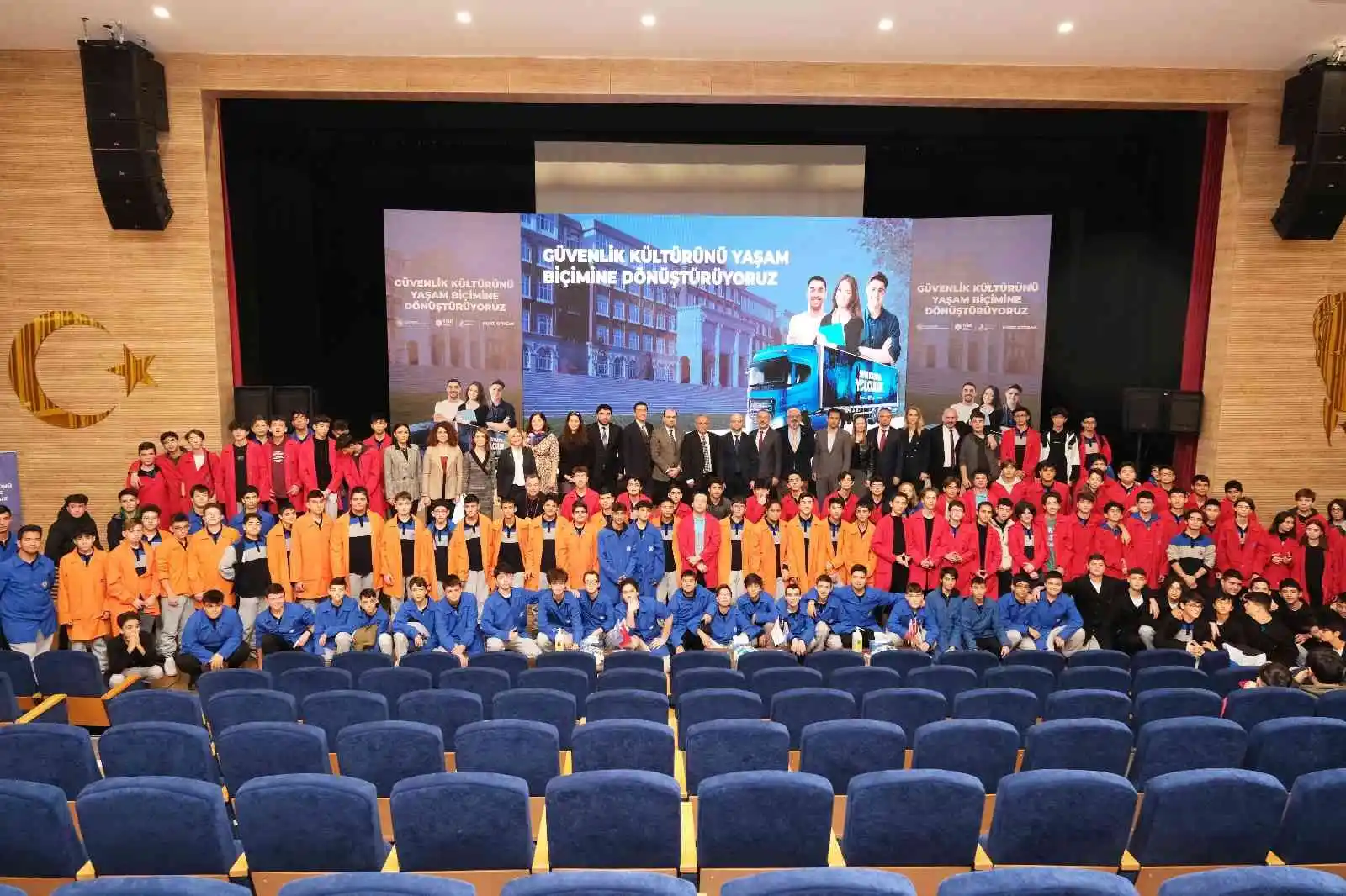 "Güvenlik Kültürünü Yaşam Biçimine Dönüştürüyoruz" projesi Özel EOSB Meslek Lisesi'nde tanıtıldı