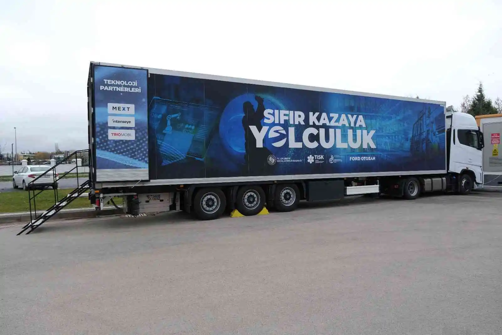 “Güvenlik Kültürünü Yaşam Biçimine Dönüştürüyoruz” projesi Özel EOSB Meslek Lisesi’nde tanıtıldı