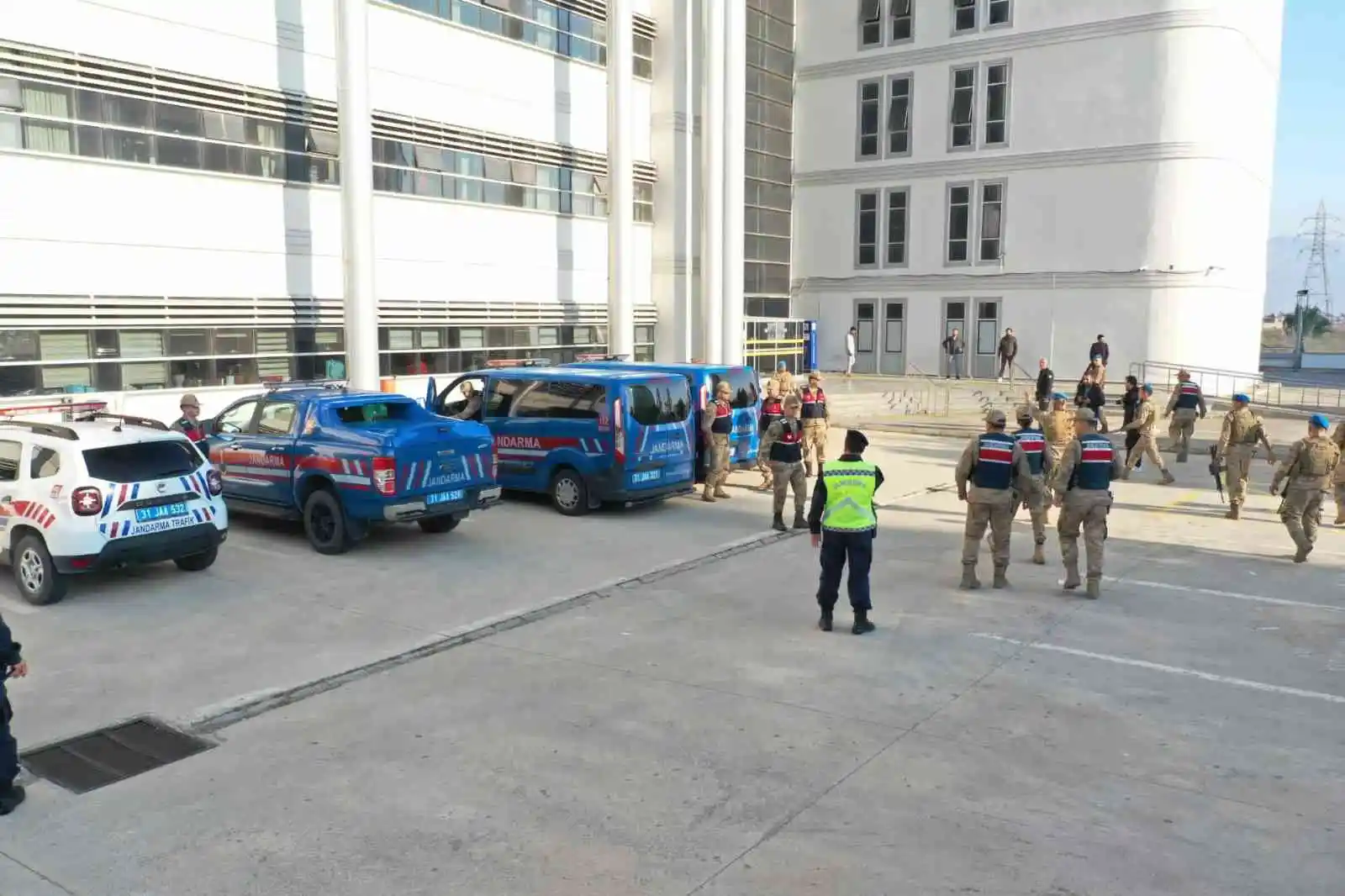 Hatay’da orman görevlisini şehit eden kaçak avcılar yakalanarak tutuklandı
