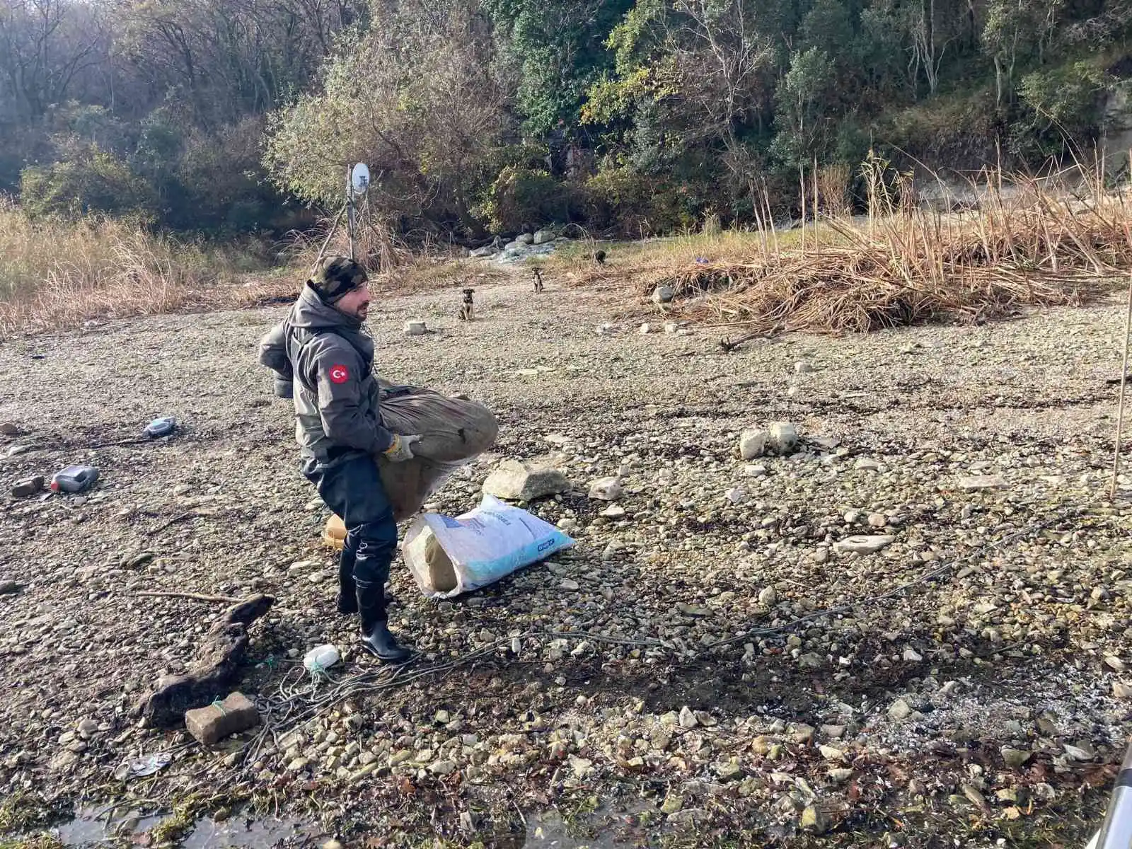 İçme suyu havzası olan Terkos Gölü'nde kaçak avcılık yapanlar suç üstü yakalandı