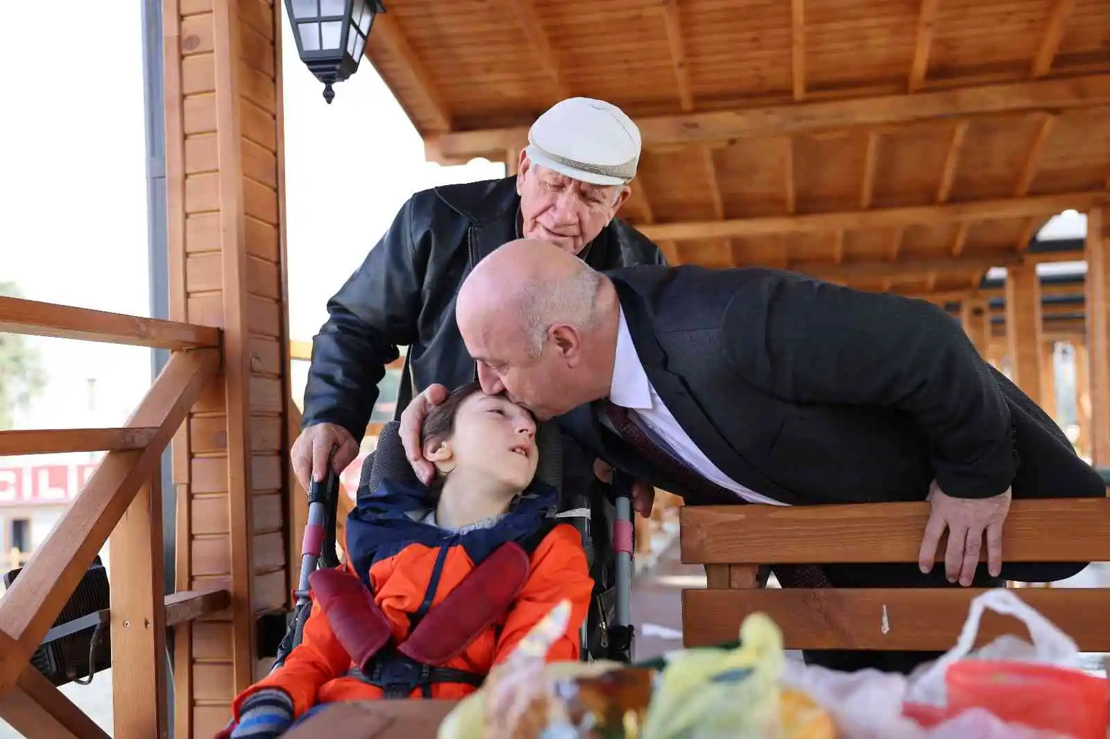 İlk kez ata binmenin mutluluğunu yaşadılar