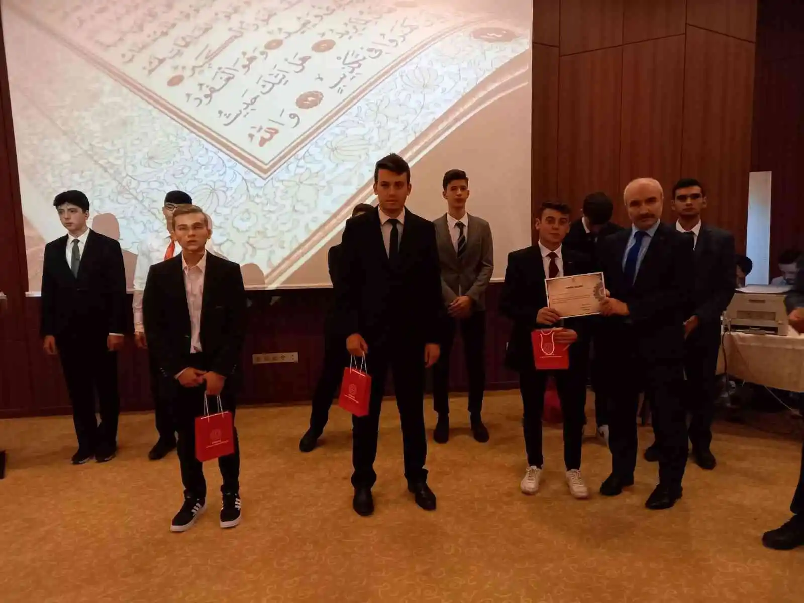 İmam Hatip Liseler arası yarışmalar Gediz’de yapıldı