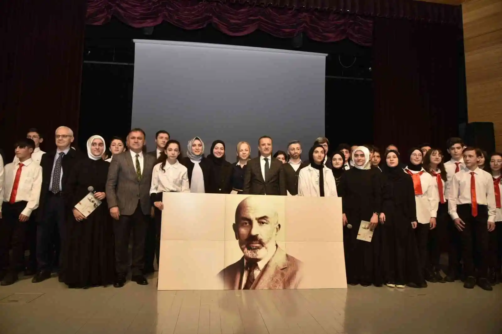 İstiklal Şairi Mehmet Akif Ersoy Gümüşhane'de anıldı
