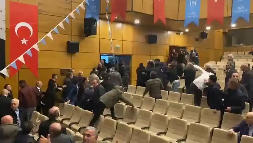 İYİ Parti’nin Rize Merkez İlçe Kongresinde kavga çıktı
