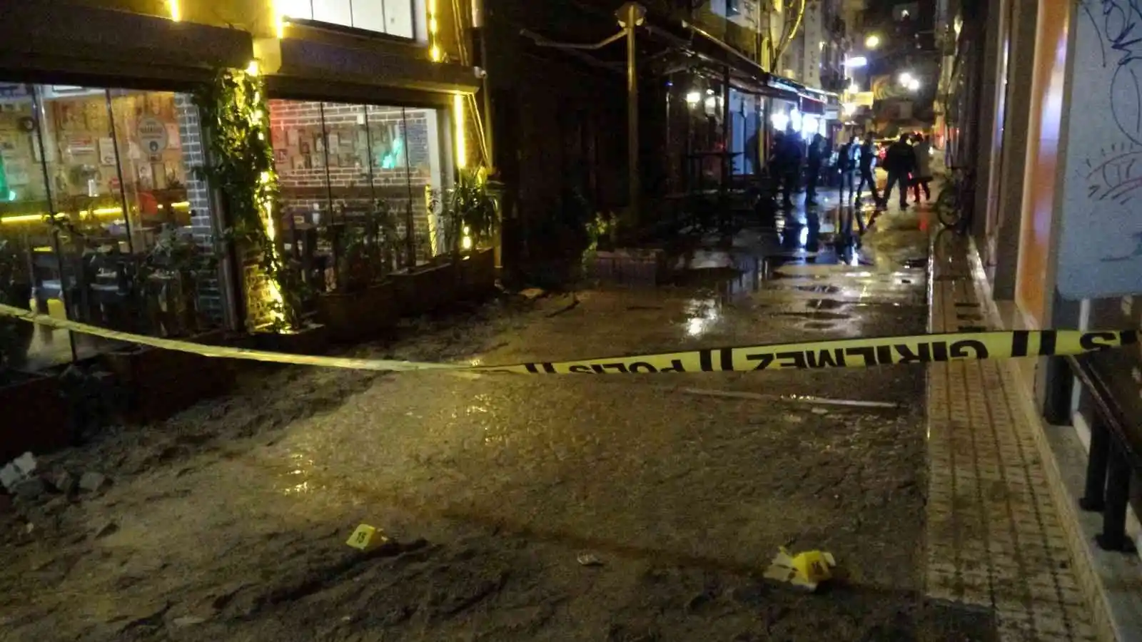 İzmir’de silahlı saldırı sonucu 1 kişi yaralandı