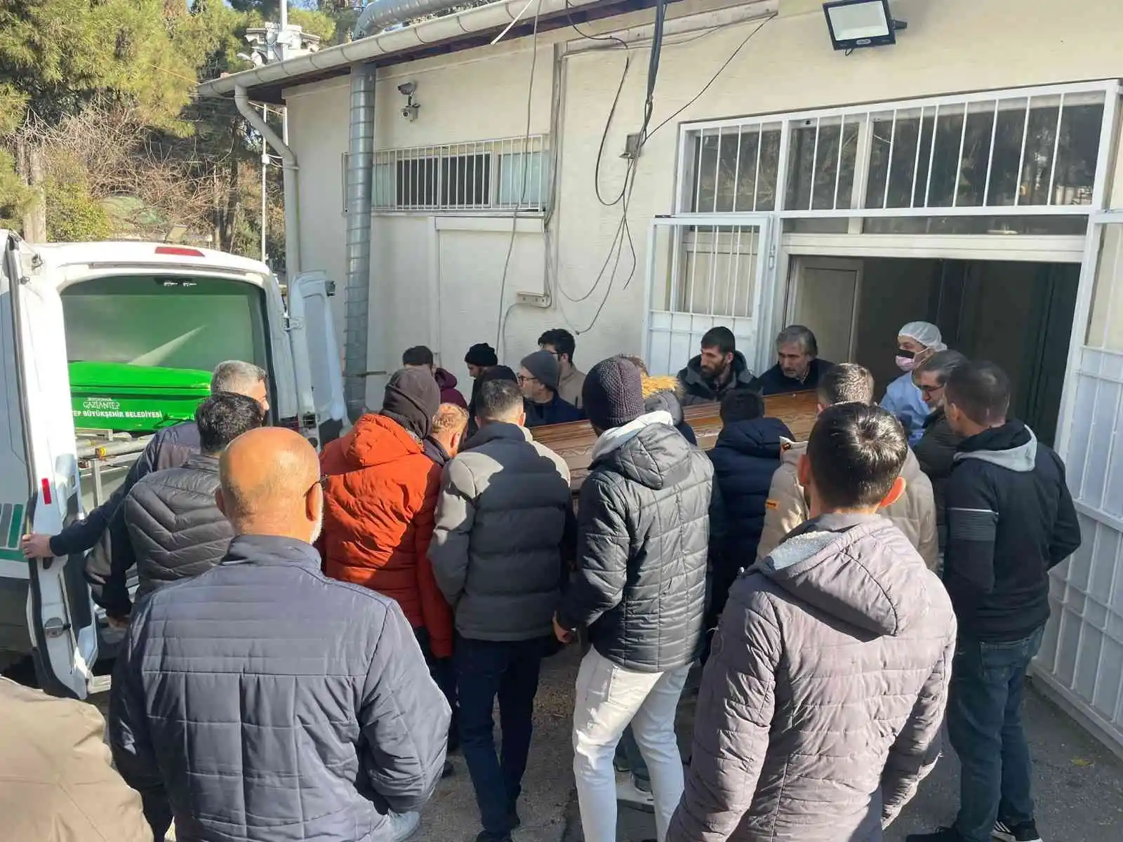 Kaçak yollarla Almanya’ya gitmeye çalıştı donarak hayatını kaybetti
