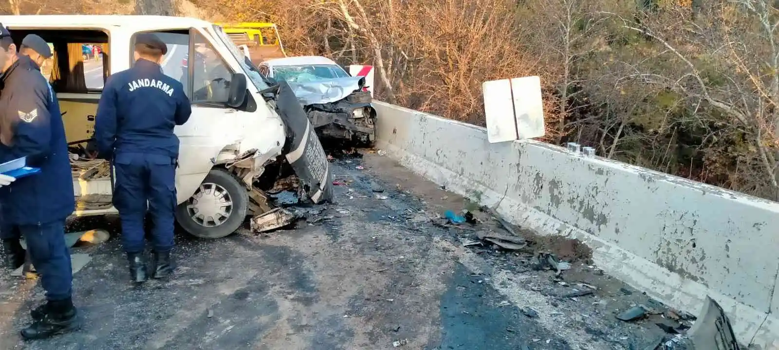 Kafa kafaya çarpıştılar: 9 yaralı