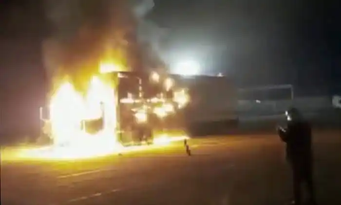 Kapıkule Sınır Kapısı’nda bekleyen tır alev topuna döndü
