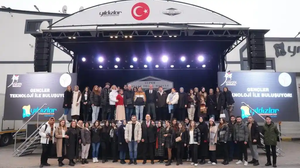 Karabük Üniversitesi öğrencileri Süper Sahne Tır Modülü 'Turna'yı inceledi

