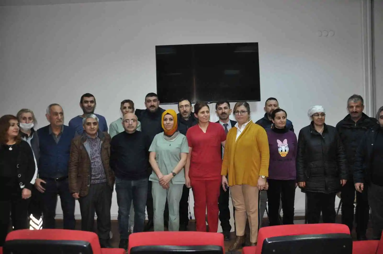 Kars'ta öğretmenevi çalışanları kadro istiyor