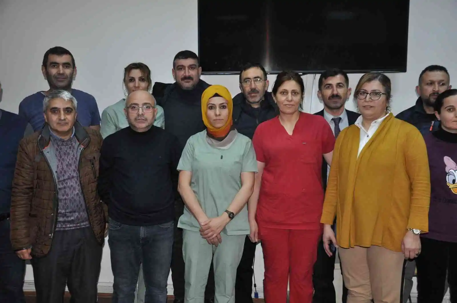 Kars’ta öğretmenevi çalışanları kadro istiyor