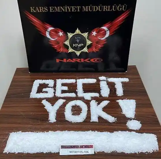Kars'ta uyuşturucu tacirlerine darbe