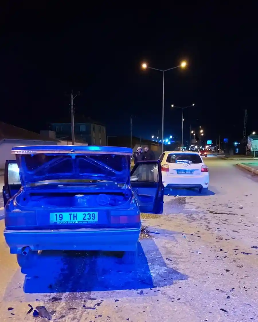 Kaza sonrası trafik polislerinden örnek davranış
