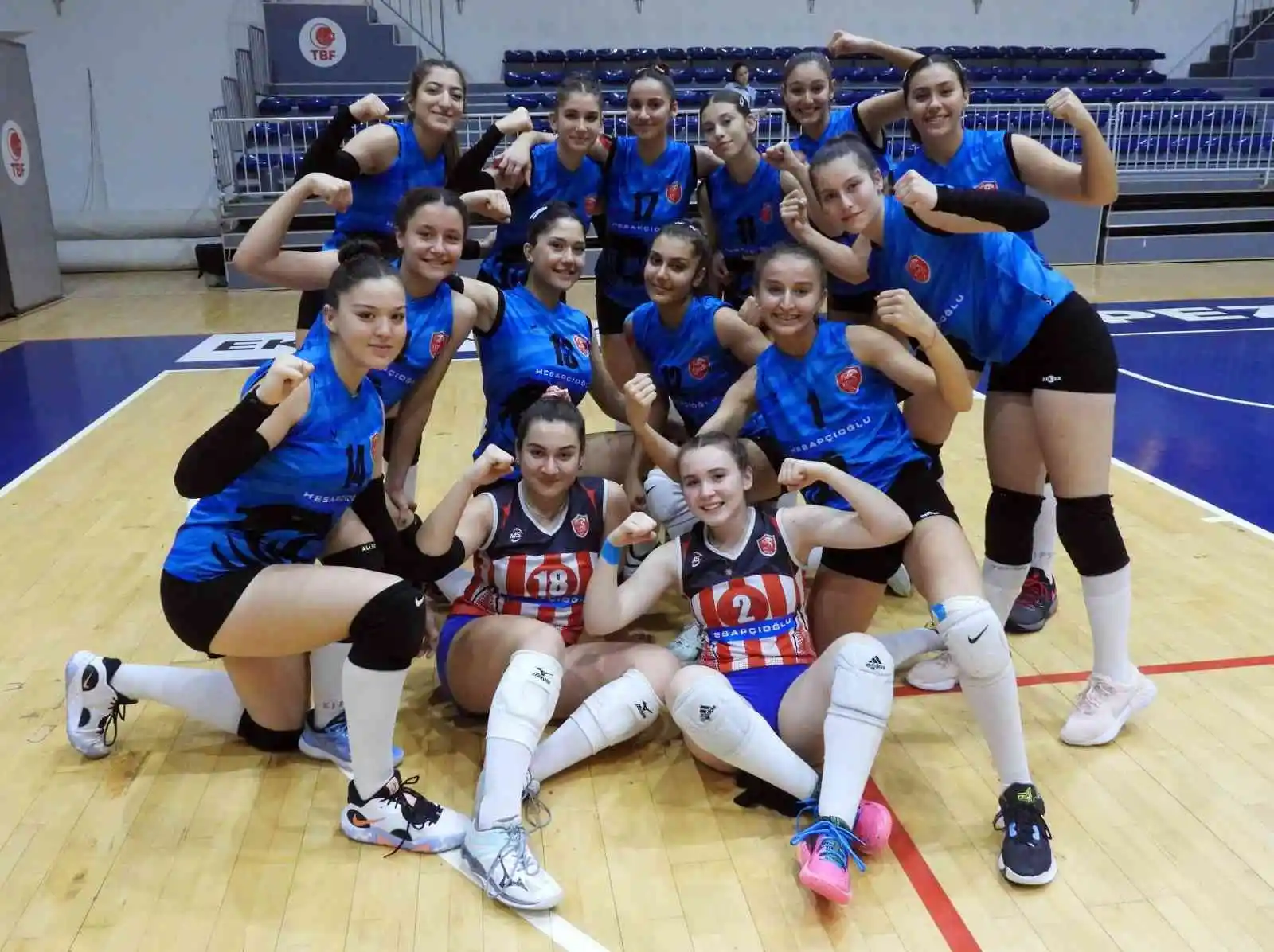 Kepez'in kadın voleybolcularından final gibi galibiyet
