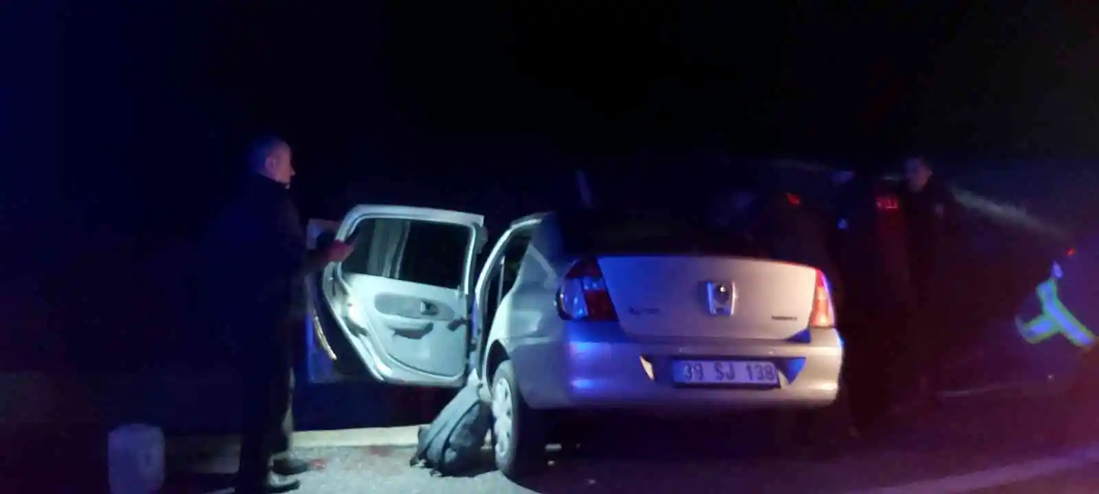 Kırklareli'nde otomobil şarampole devrildi: 4 yaralı