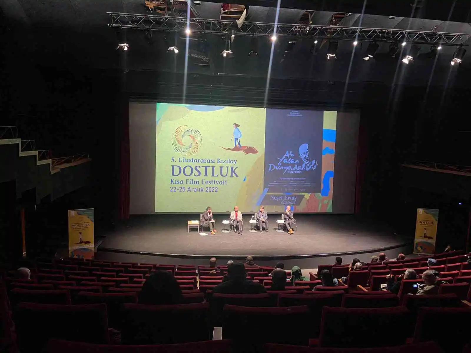 Kızılay Dostluk Kısa Film Festivali ‘Neşet Ertaş’ belgeseli ile açıldı