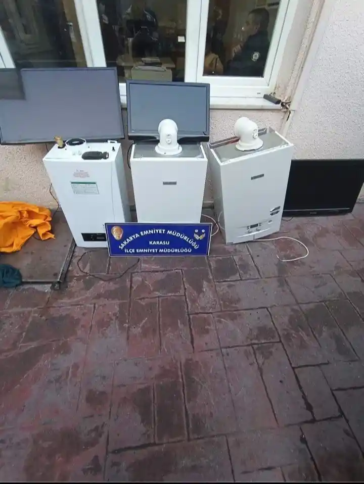 Kombi ve elektronik eşya hırsızları yakalandı