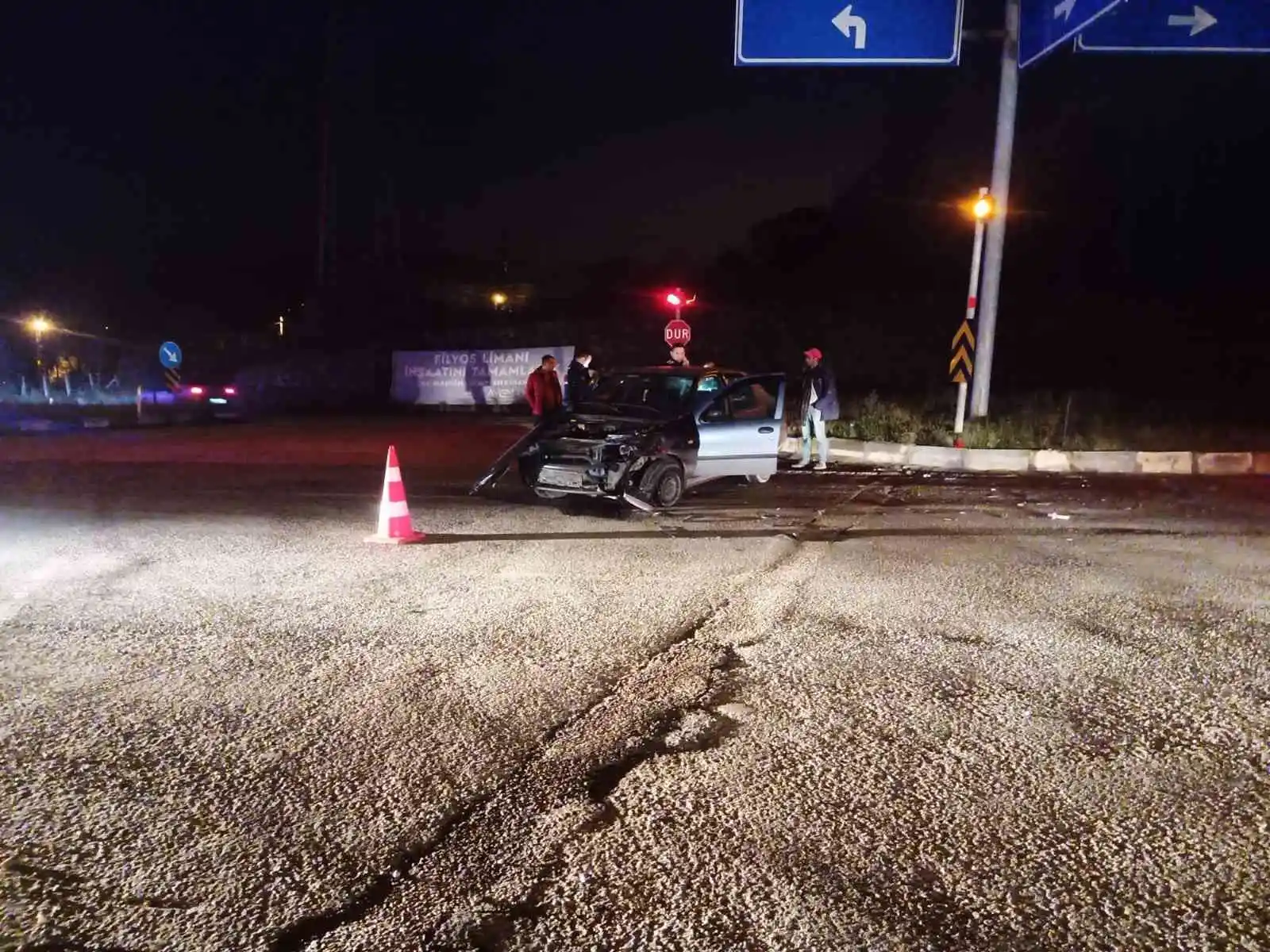 Kontrolsüz şekilde kavşağı girdi, kaza kaçınılmaz oldu
