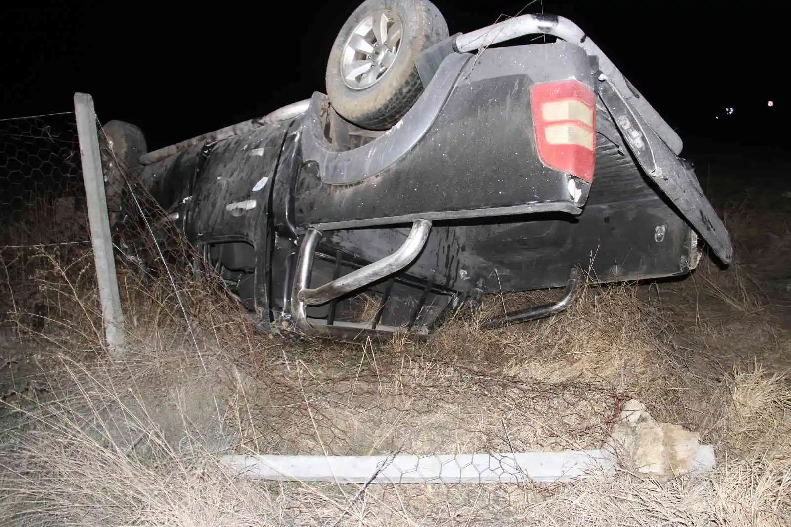 Konya'da kamyonet devrildi: 1 ölü, 1 yaralı
