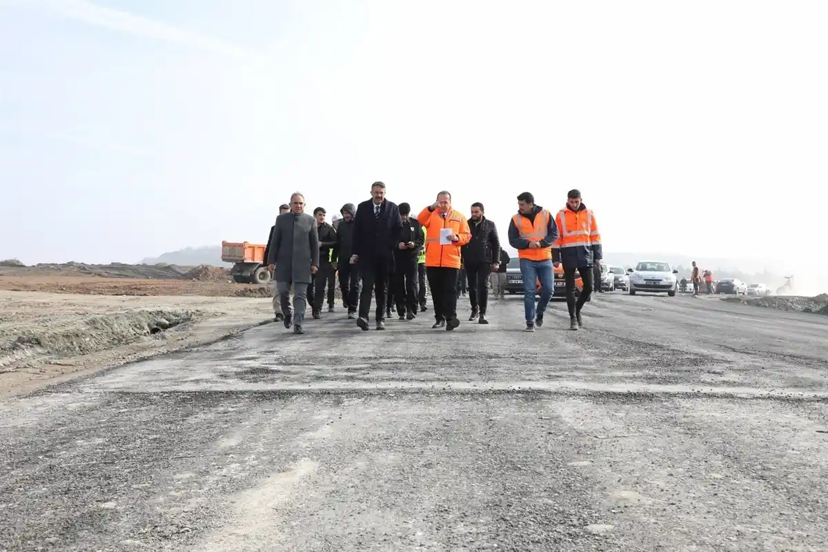 Köprüde çatlaklar oluştu, ağır vasıtalara kapatıldı