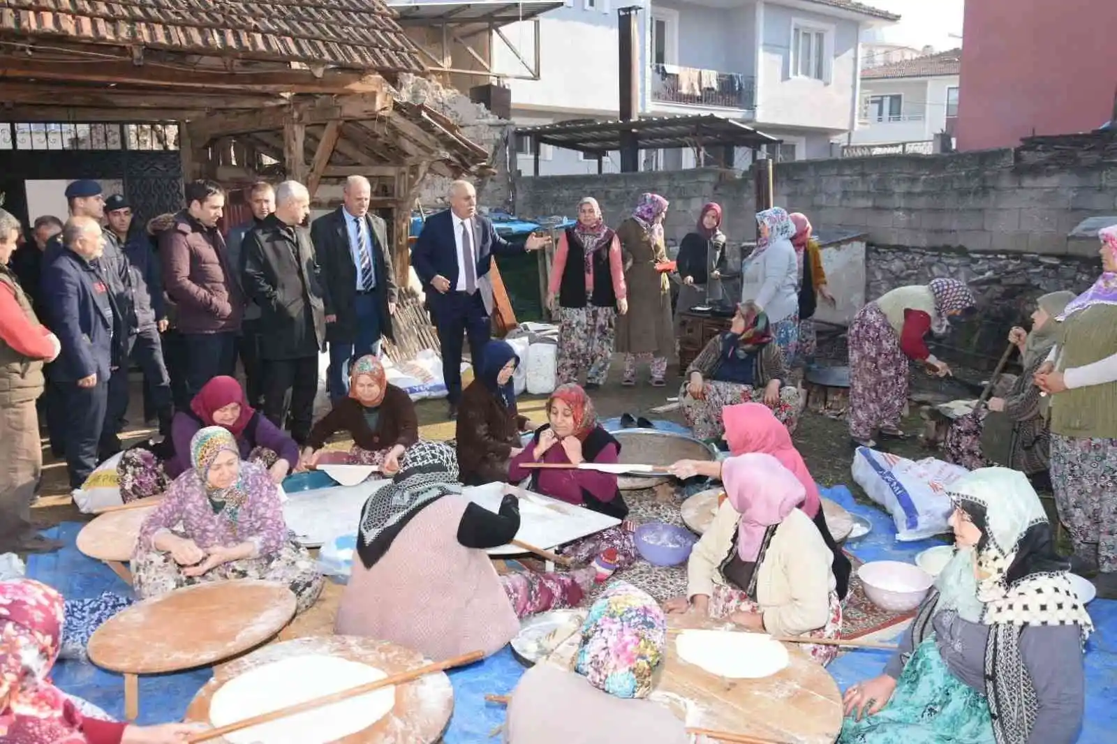 Köylülerden başkana muhteşem karşılama
