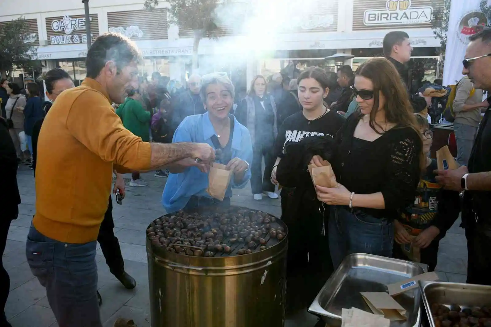 Kuşadası’nda yeni yıl kutlamaları erken başladı