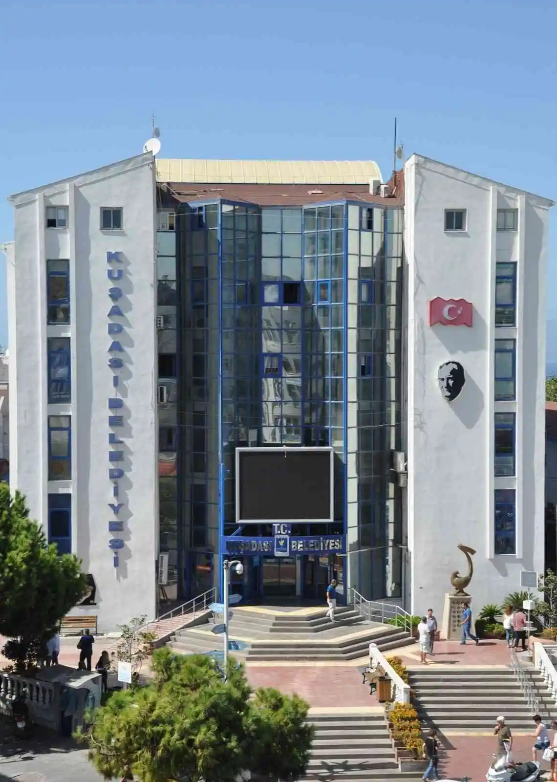 Kuşadası'ndaki mıcır ihalesi soruşturmasında tutuklu belediye personeli kalmadı