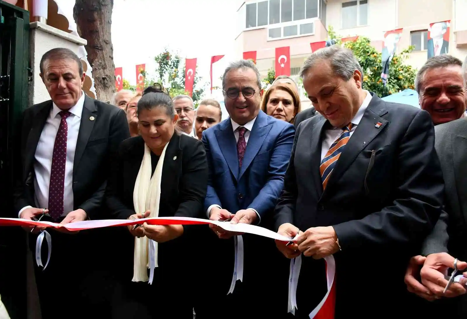 Kuşadası otizmli çocuklar için önemli bir eğitim yuvasına kavuştu