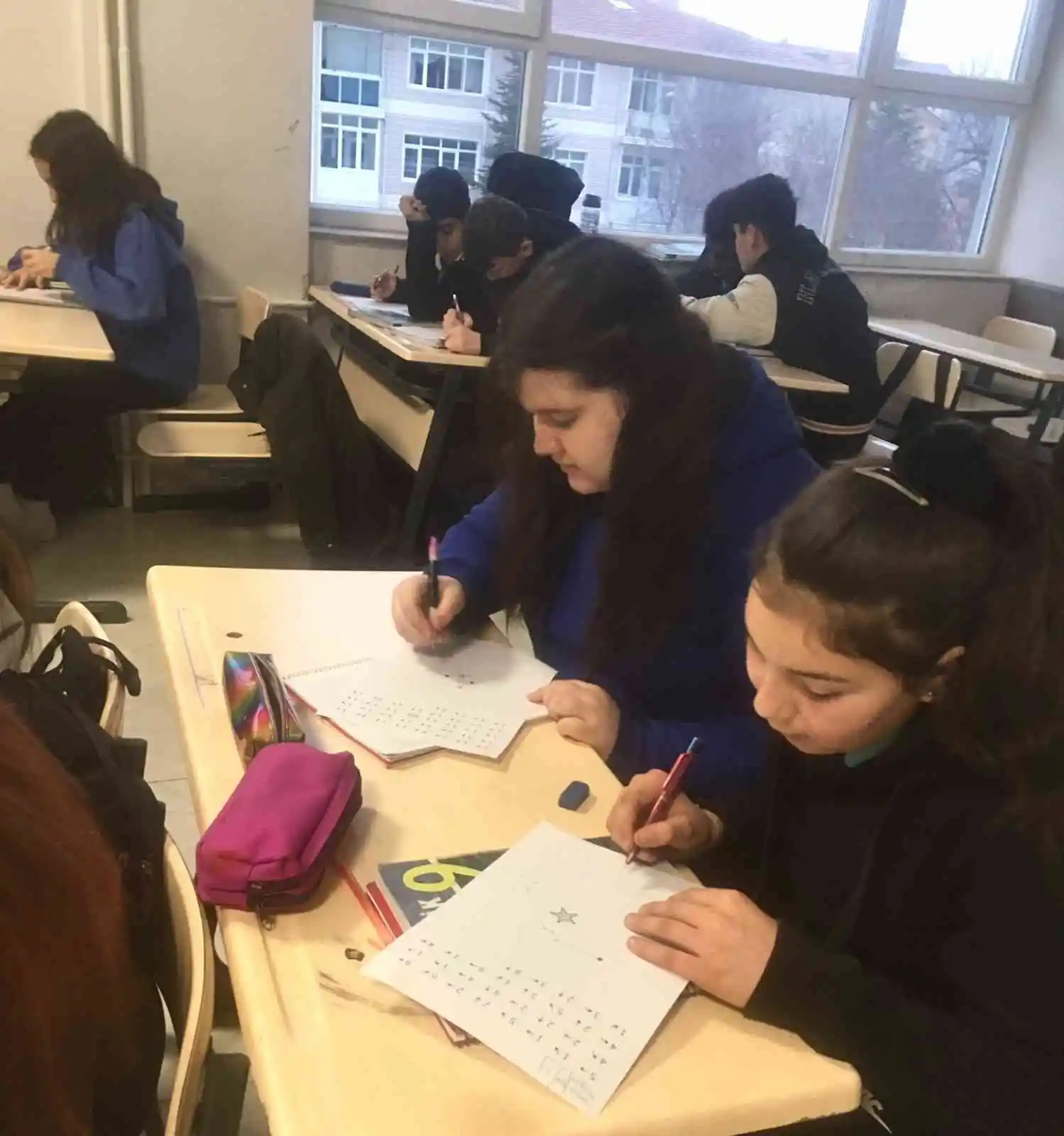 Kütahya Borsa İstanbul Anadolu Lisesi öğrencileri kodlama ile resimler yaptı
