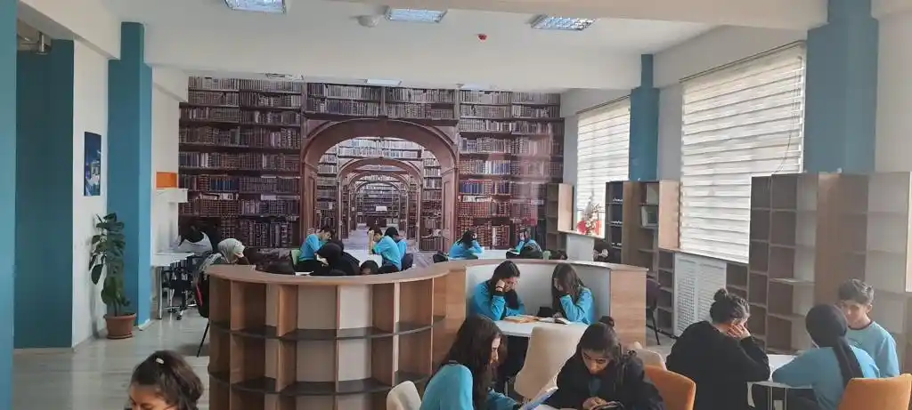 Kütüphanesiz okul kalmadı
