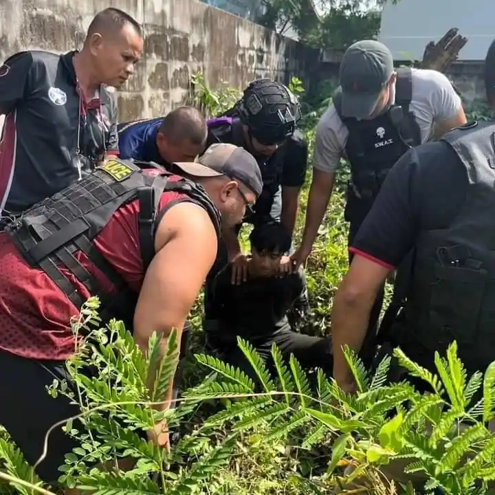 Kuyumcu dükkanına gelen hırsızları silahıyla geri püskürttü: 1 ölü, 1 yaralı