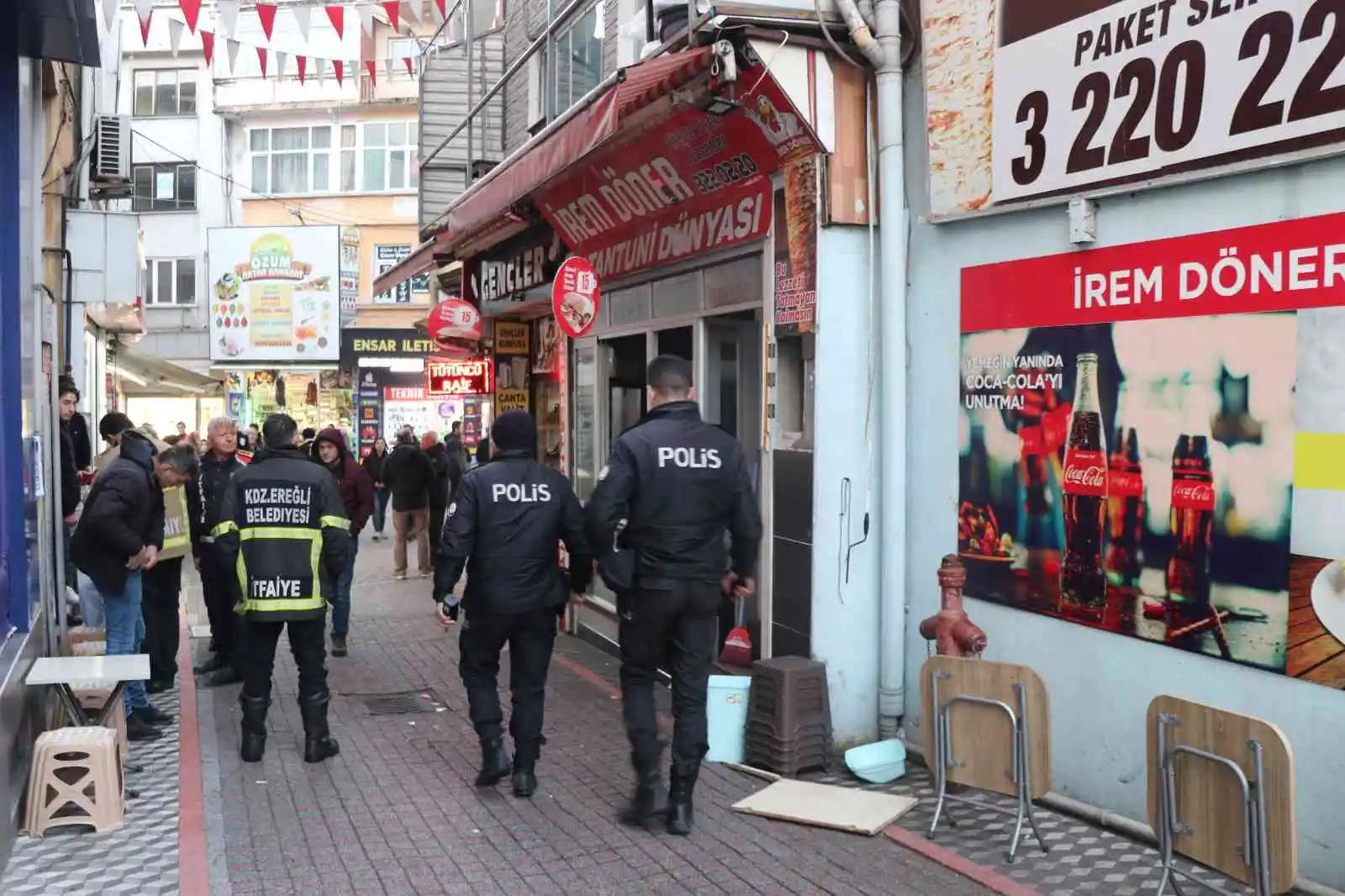 Lokantanın bacasından yükselen dumanlar paniğe neden oldu
