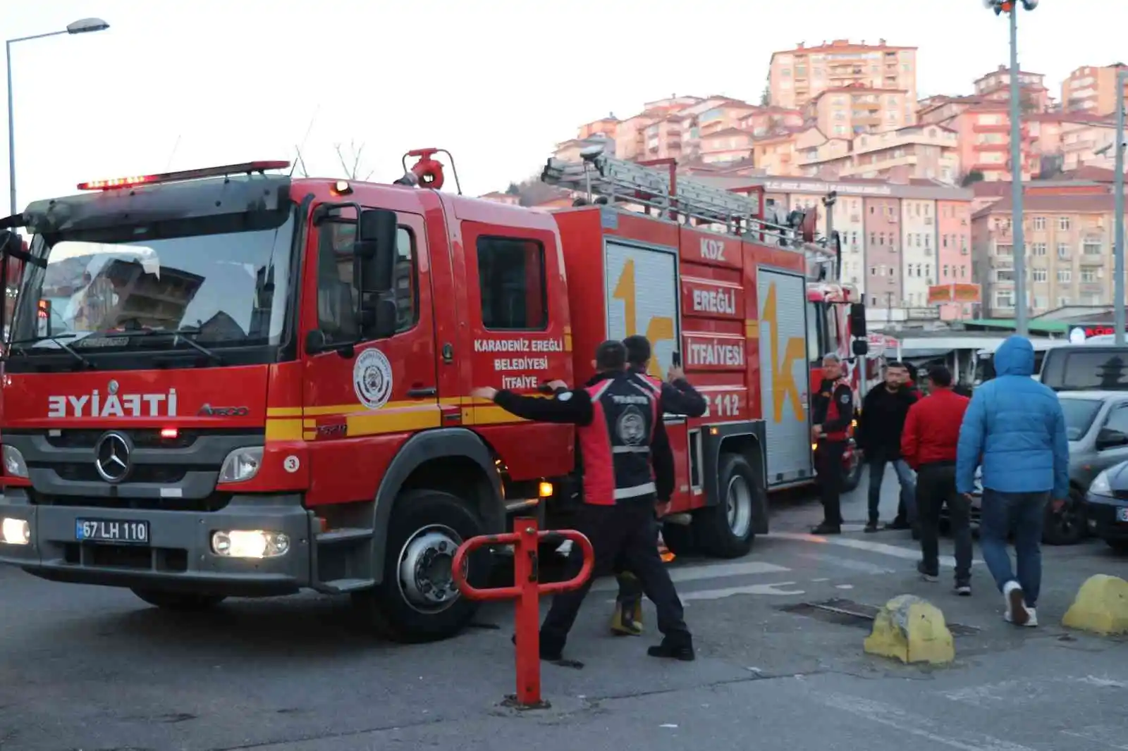 Lokantanın bacasından yükselen dumanlar paniğe neden oldu
