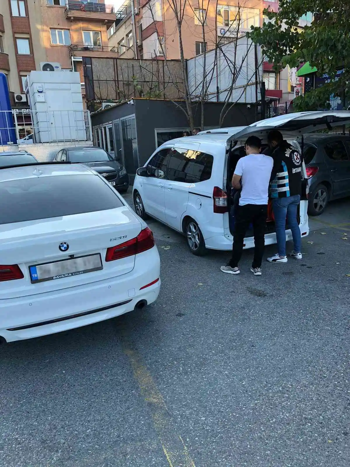 Maltepe’de ambulansa yol vermeyen sürücüye cezai işlem