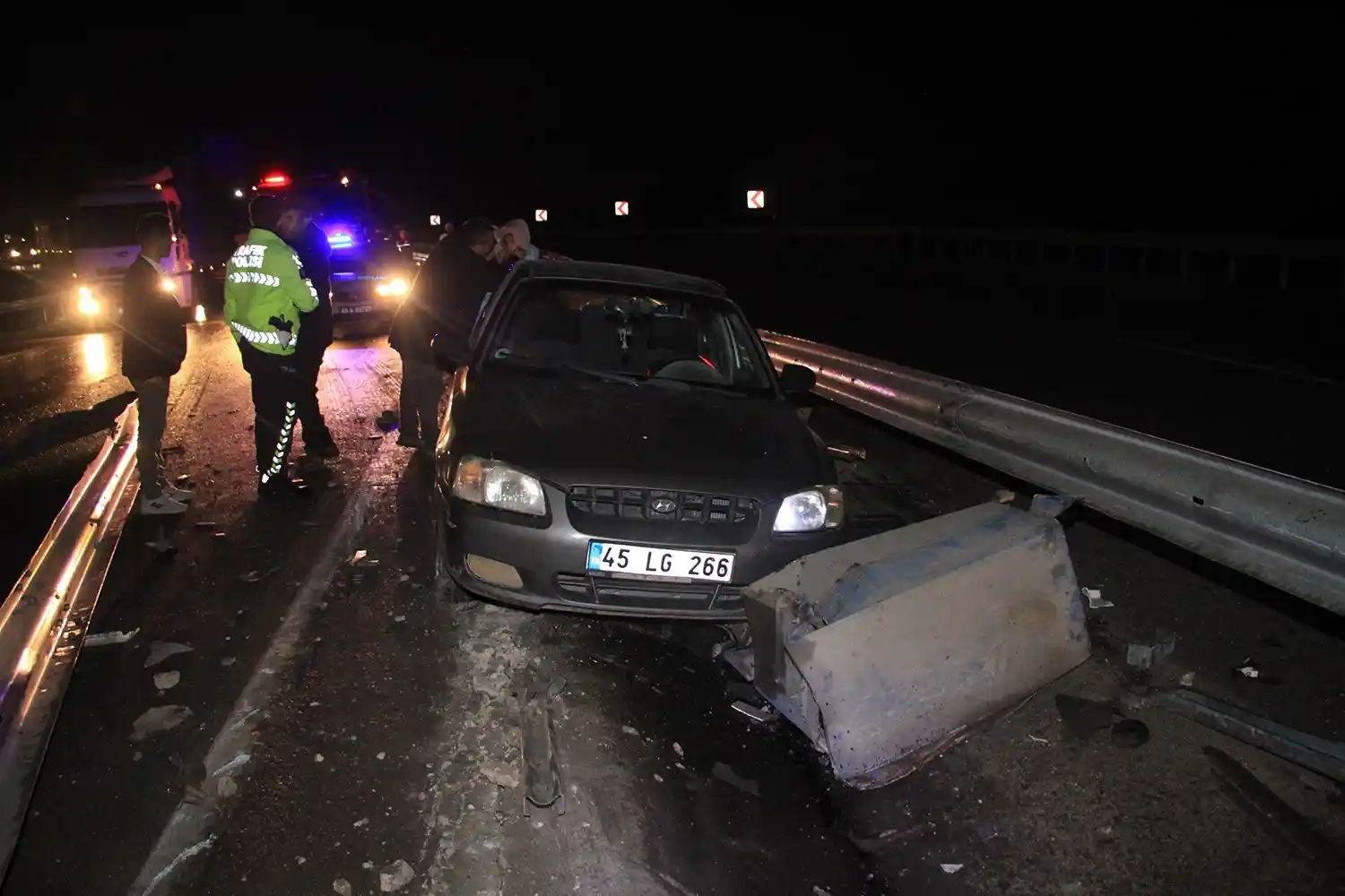 Manisa'da 4 araçlı zincirleme kaza: 1 yaralı
