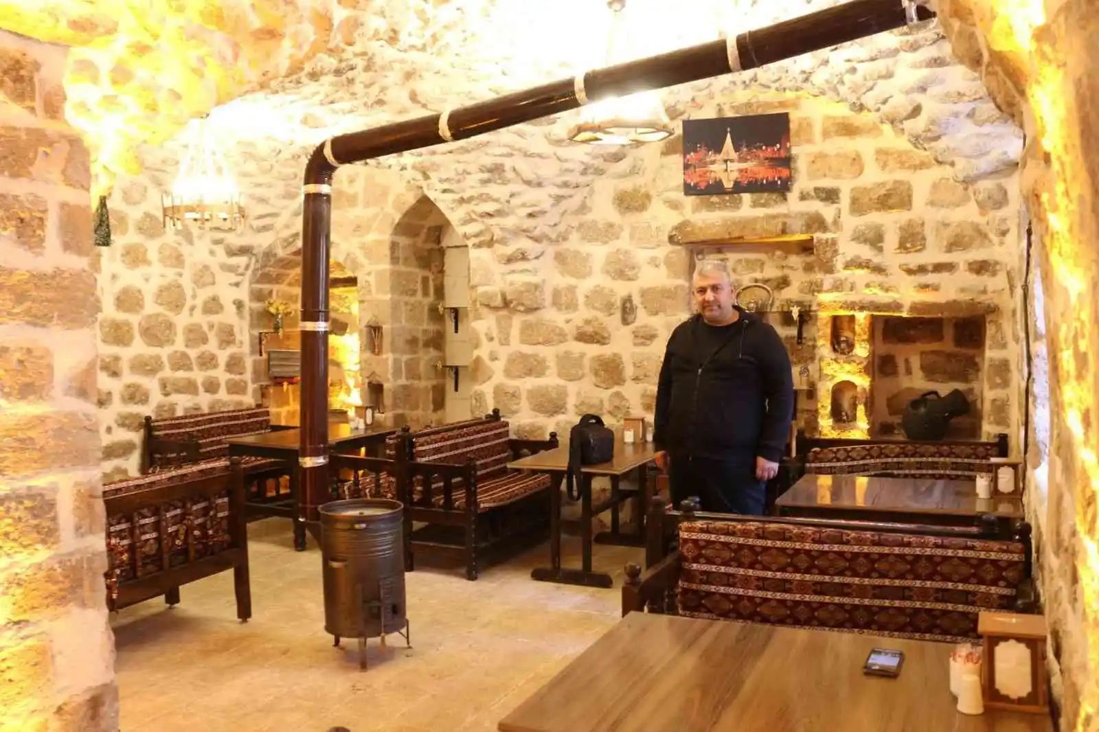 Mardin'de bir girişimci 500 yıllık evini kafeye dönüştürdü