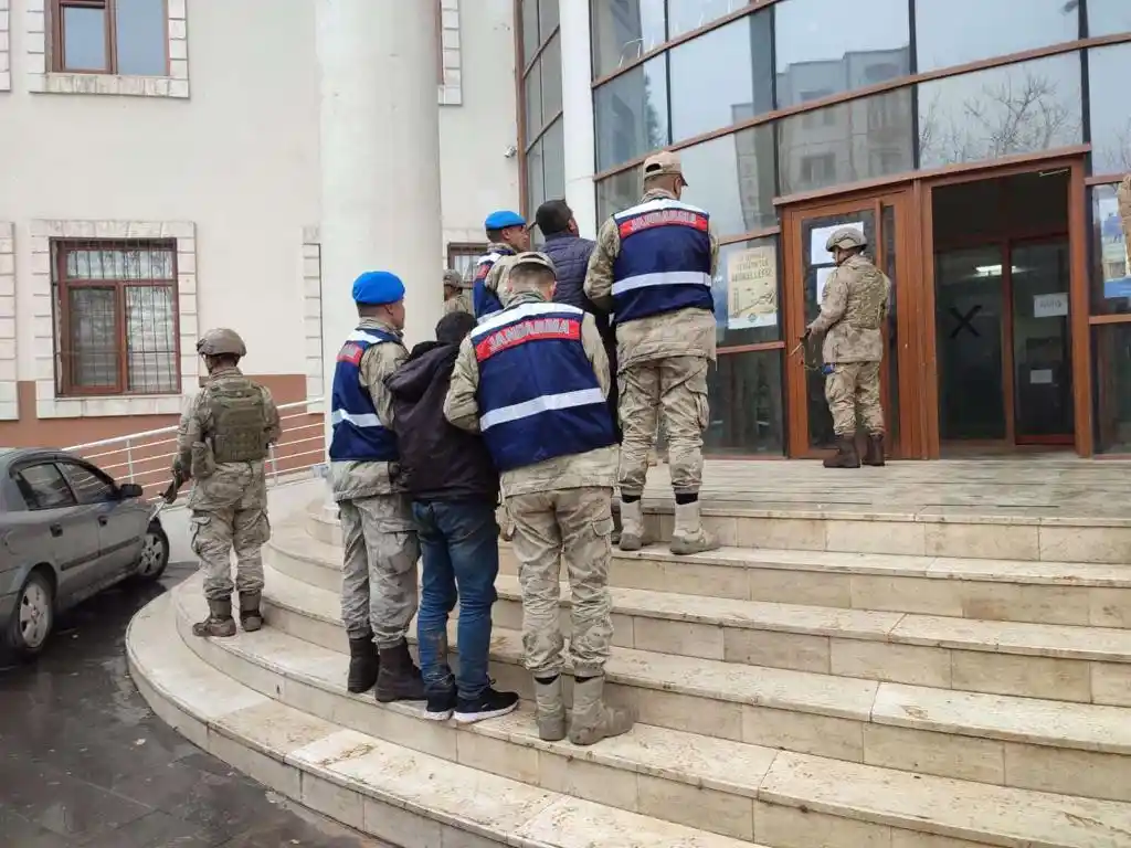 Mardin'de kasten öldürme suçundan aranan 2 hükümlü yakalandı
