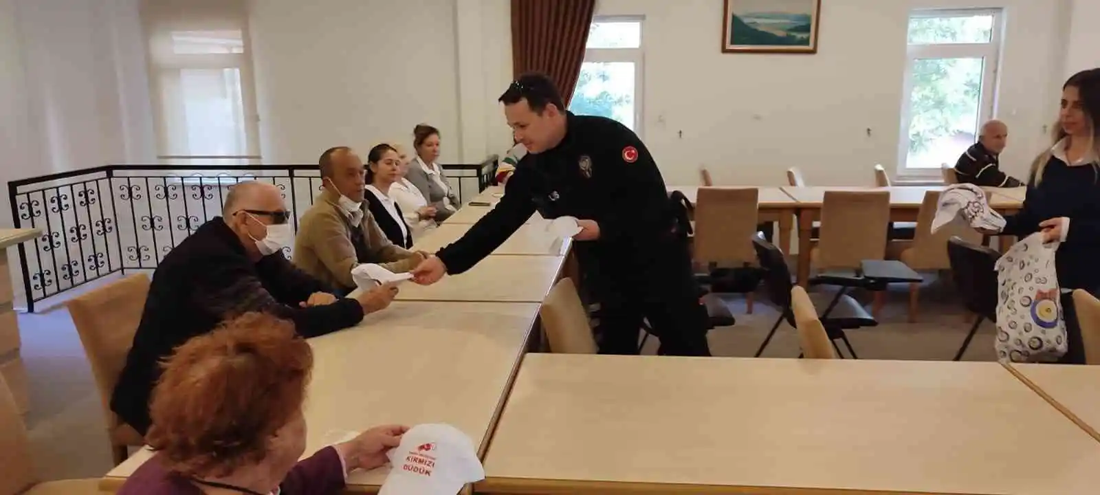 Marmaris’te huzurevi sakinlerine trafik eğitimi verildi
