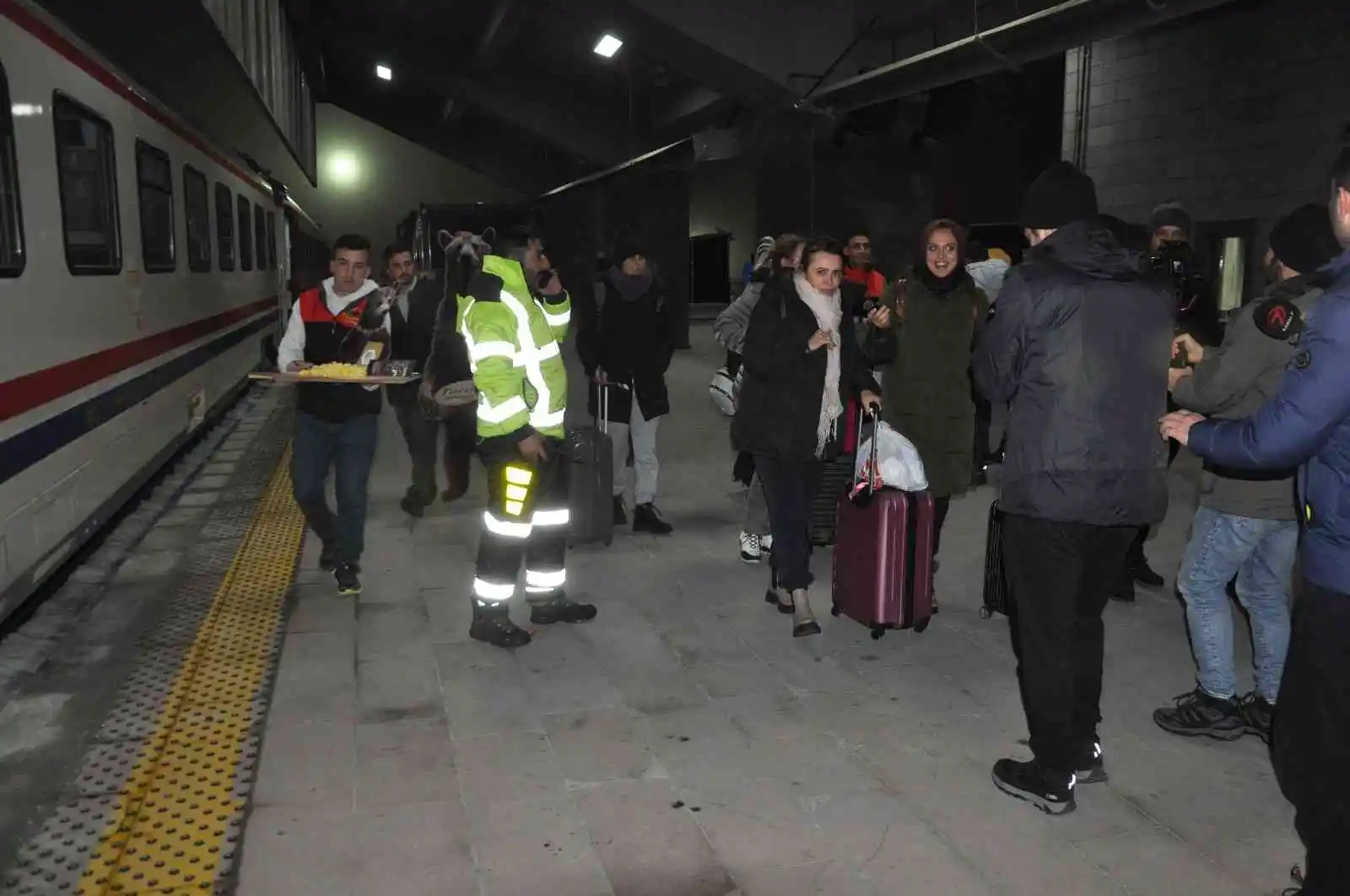 Masalsı yolculuk Kars’ta son buldu: Turistik Doğu Ekspresi sezonun ilk seferini tamamladı
