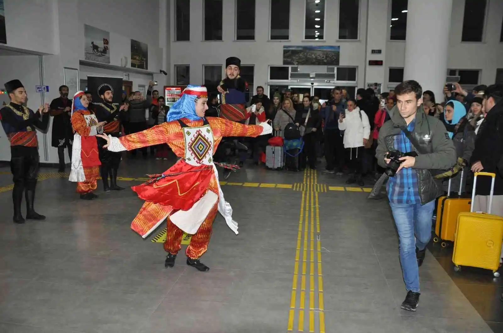 Masalsı yolculuk Kars’ta son buldu: Turistik Doğu Ekspresi sezonun ilk seferini tamamladı
