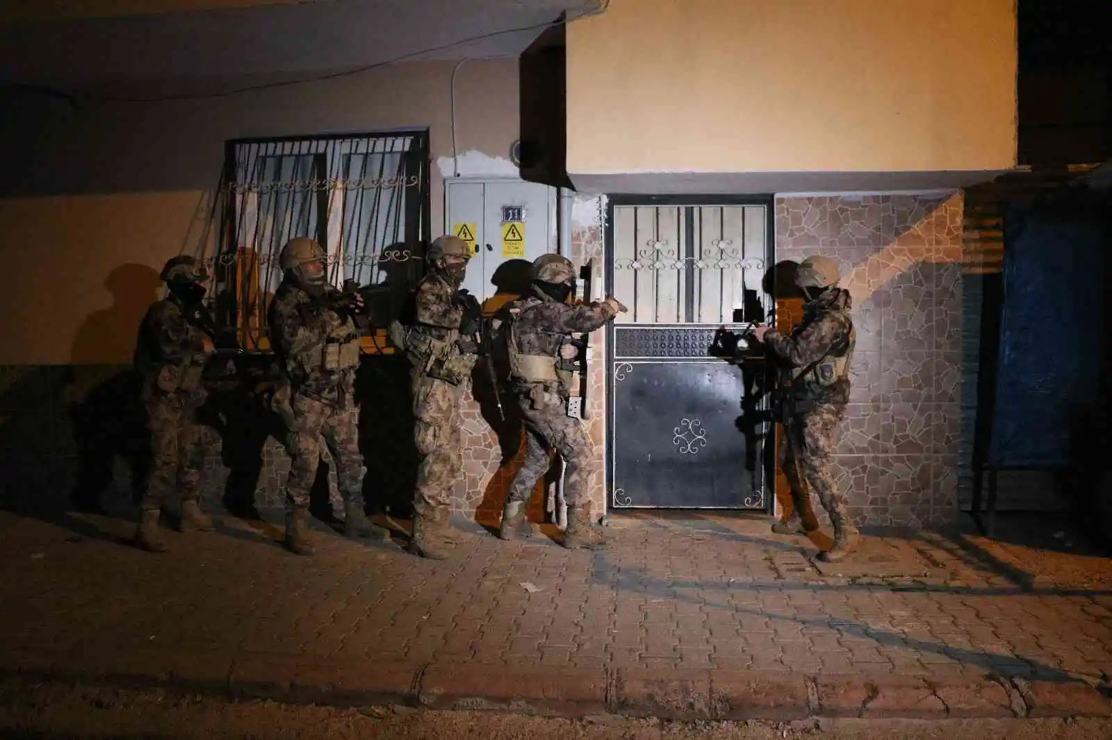 Mersin'de torbacılara şafak operasyonu: 30 gözaltı kararı