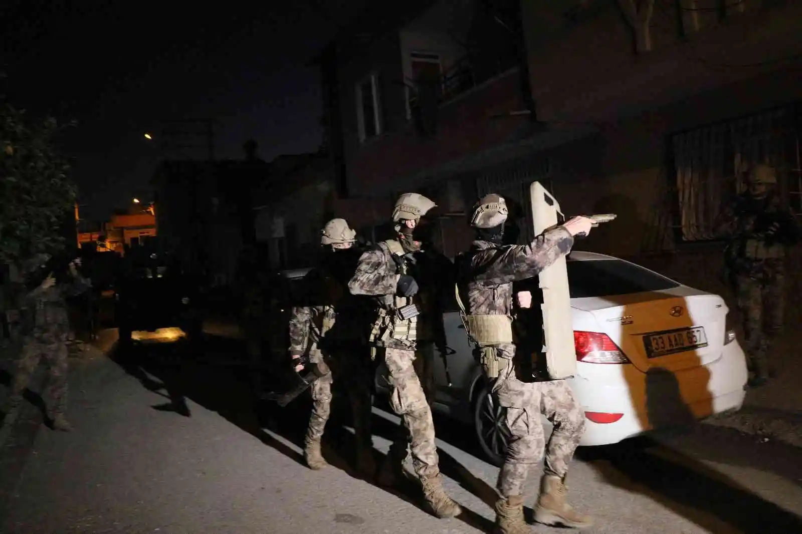 Mersin’de torbacılara şafak operasyonu: 30 gözaltı kararı
