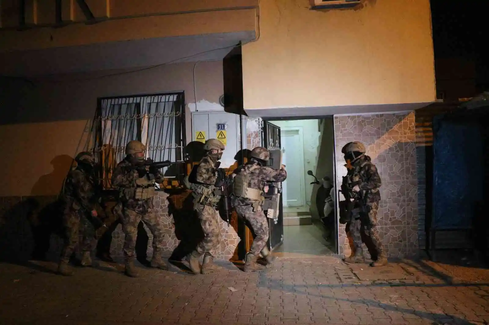 Mersin’de torbacılara şafak operasyonu: 30 gözaltı kararı