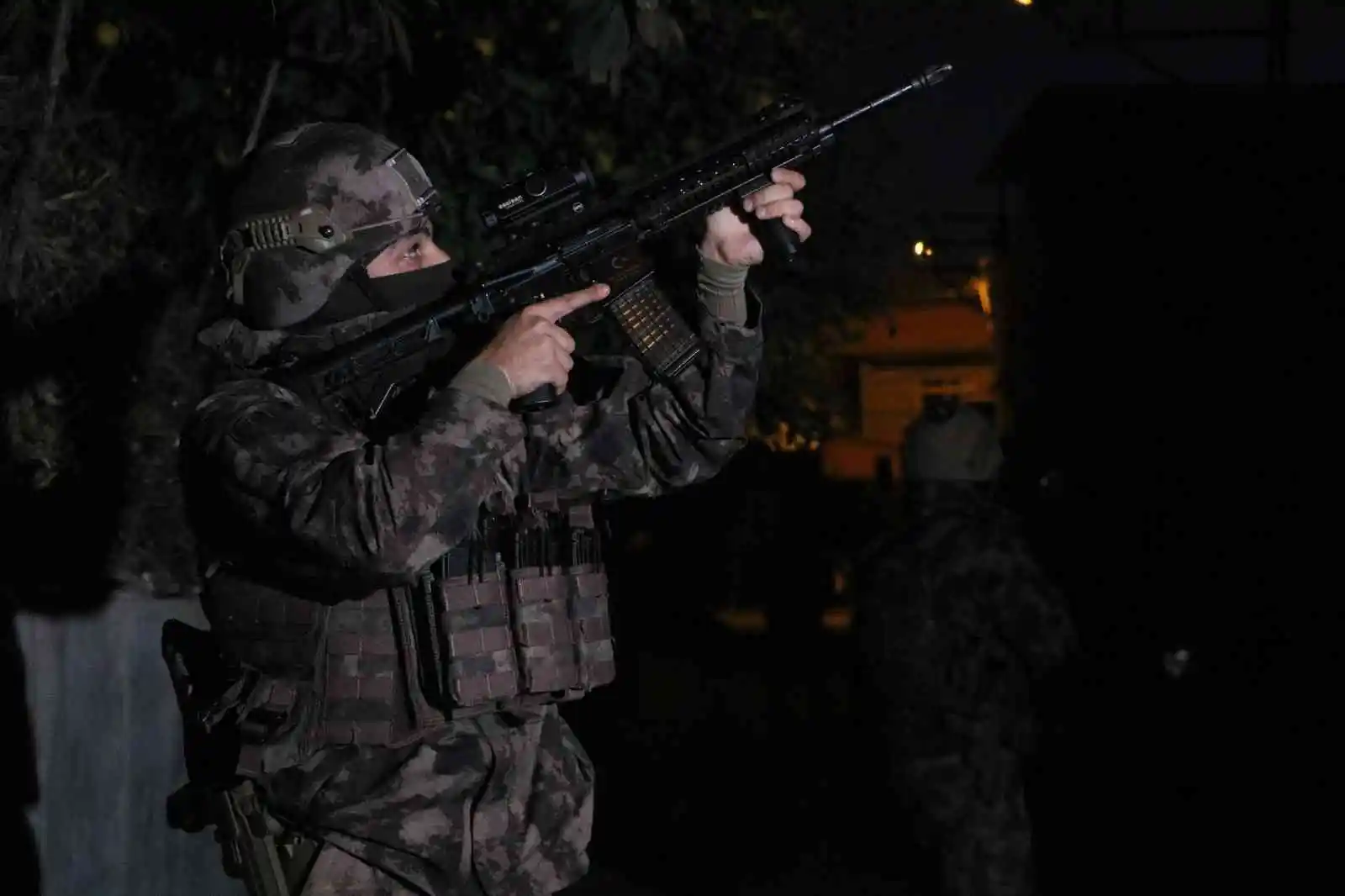 Mersin’de torbacılara şafak operasyonu: 30 gözaltı kararı
