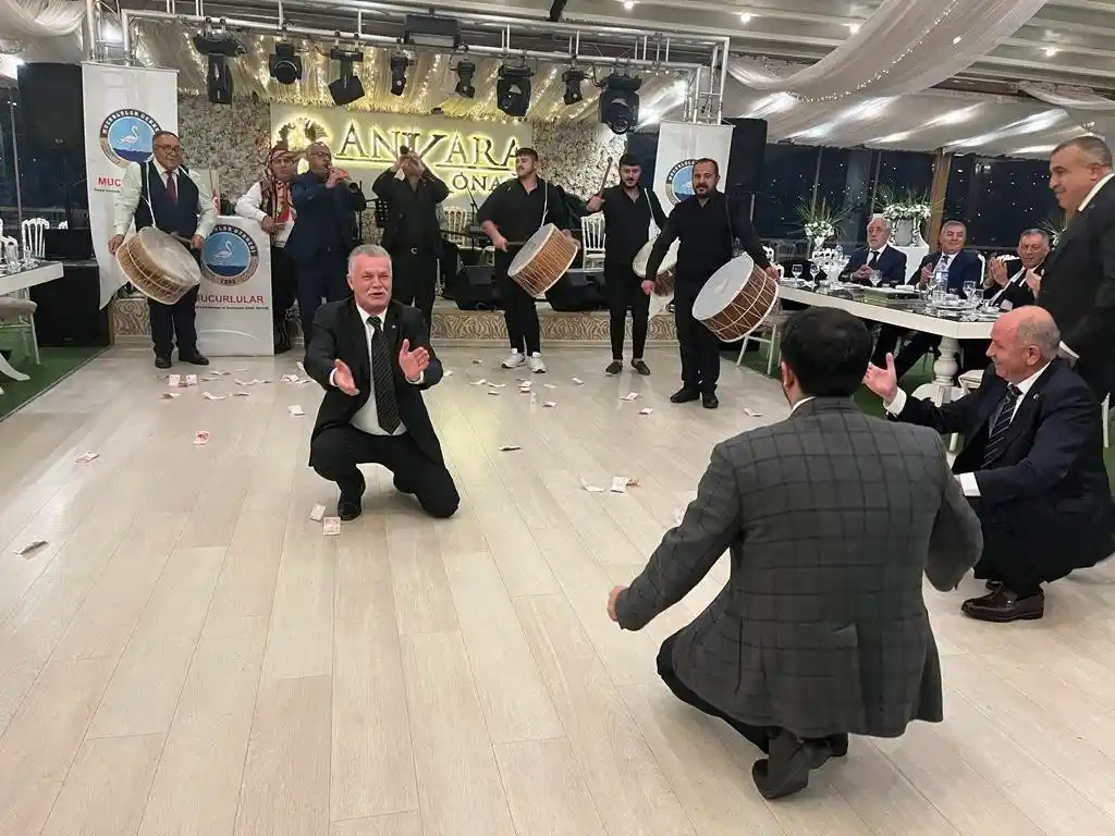 Mucurlular Derneği Atatürk'ün Mucur'a gelişinin 103'üncü yılını kutladı