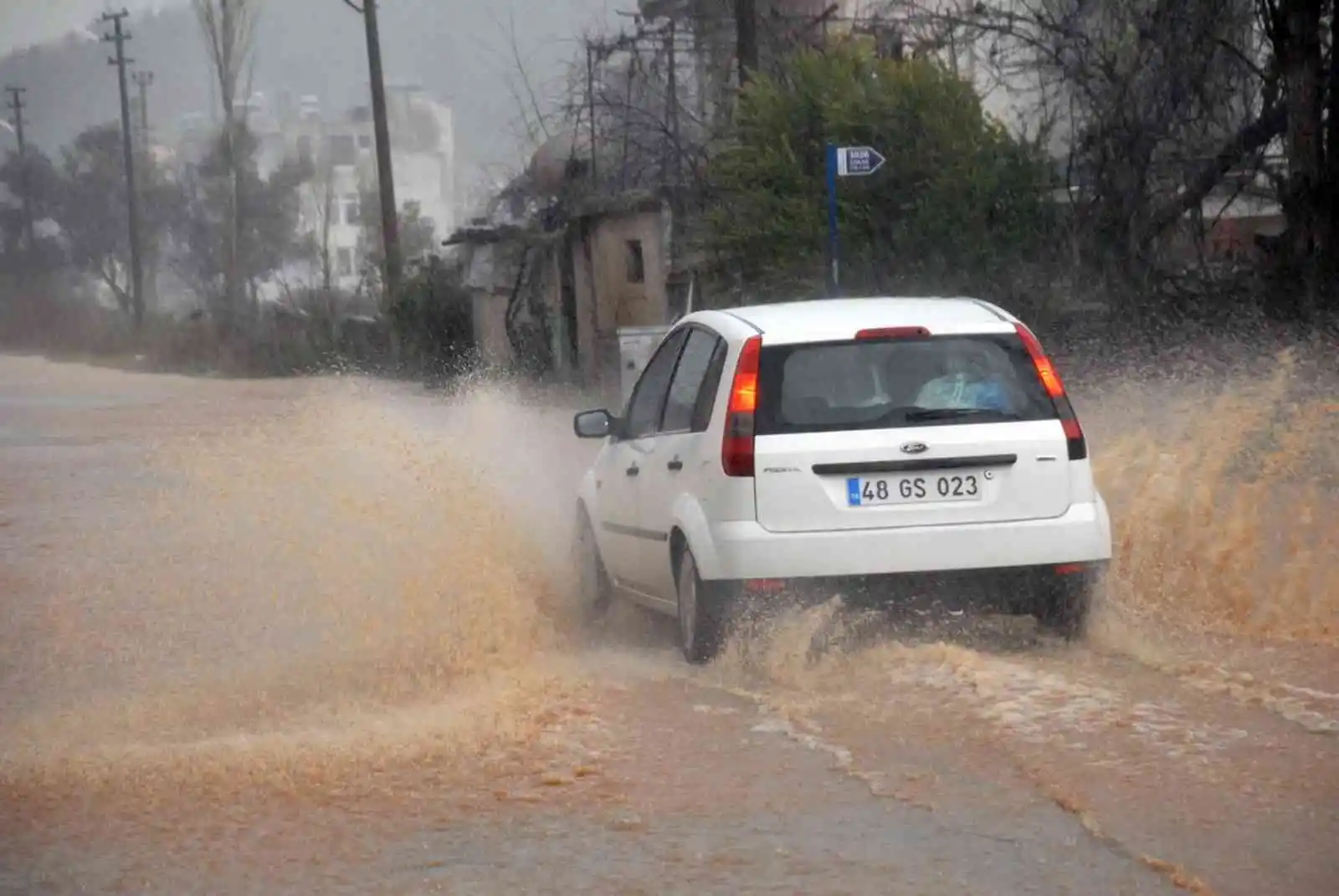 Muğla'ya şiddetli yağış, sel ve su baskını uyarısı
